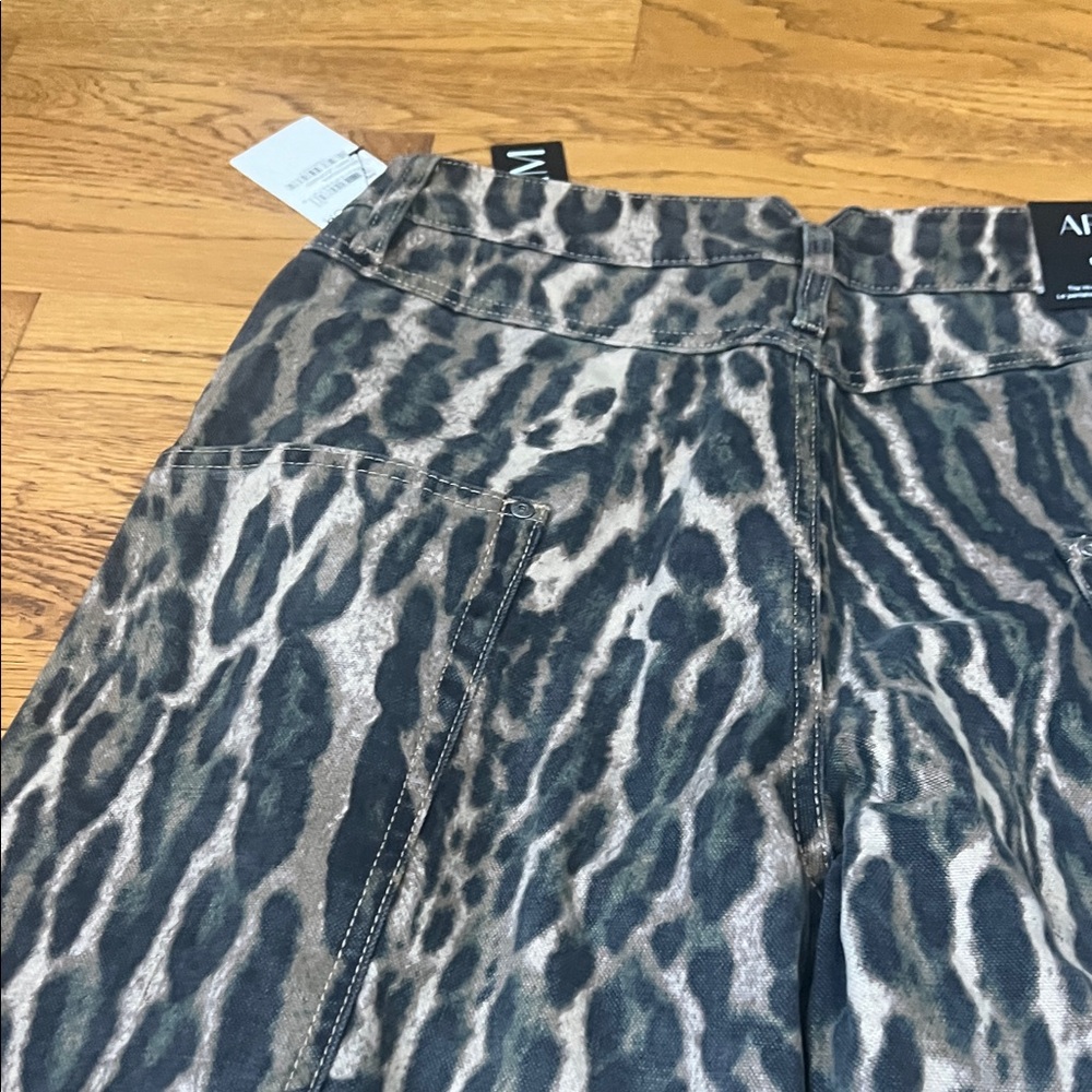 AFRM Bexley Leopard Barrel Leg Jeans size 26 - Picture 8 of 9